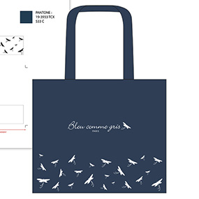 Création du visuel et fiche technique pour le nouveau tote bag de Bleu comme gris.